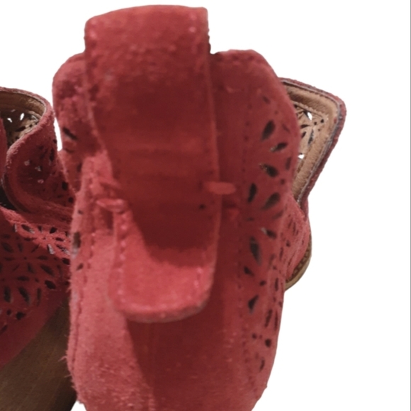 Jeffrey Campbell Red Suede Cut Out Ankle Boots Western Block Heel Bootie… - Picture 10 of 11